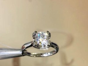 美钻星辰的钻石，璀璨耀眼（一颗钻石的光芒无限，美钻星辰展示极致华丽）