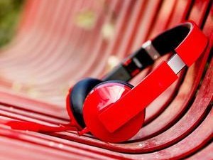 探索W570BT耳机的性能与特点（无线连接、高音质、舒适佩戴、长续航）