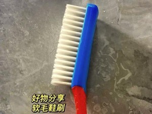 软毛刷清理折叠手机,软屏折叠手机