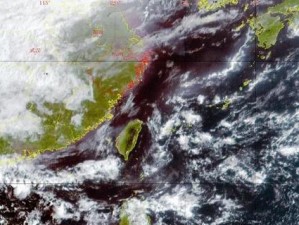 2016年的雨水情况（变幻莫测的天气，2016年的降雨量及其对生活的影响）