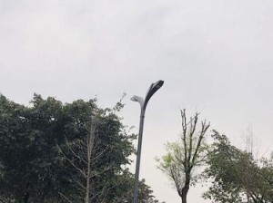 以华体照明的创新技术和可靠性为行业树立新标杆（光效提升、色彩还原度高，以华体照明在照明领域的突破）