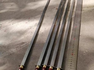 车间后备箱装什么合法的物品可以震慑住1米8的路怒症壮汉？,车上放什么防身工具不违法