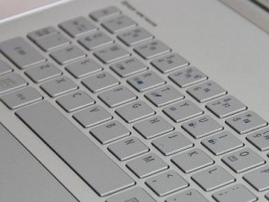 电脑触摸键盘使用教程（从零开始学会电脑触摸键盘操作技巧）