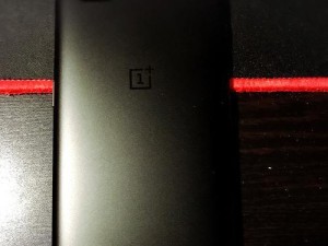 一加手机5屏幕（一加5屏幕高清流畅，带来更具沉浸感的观影和游戏体验）