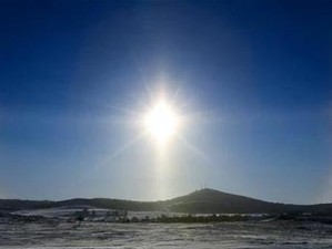双阳并存的世界（探索双阳共存下的人类生活和环境变化）