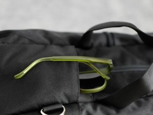 祖与占双肩包的设计与质量如何？（分析祖与占双肩包的外观、材质、功能及用户评价）