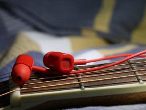 《锤子S1000耳机的音质与舒适度如何？》（一款值得期待的高品质音频体验）